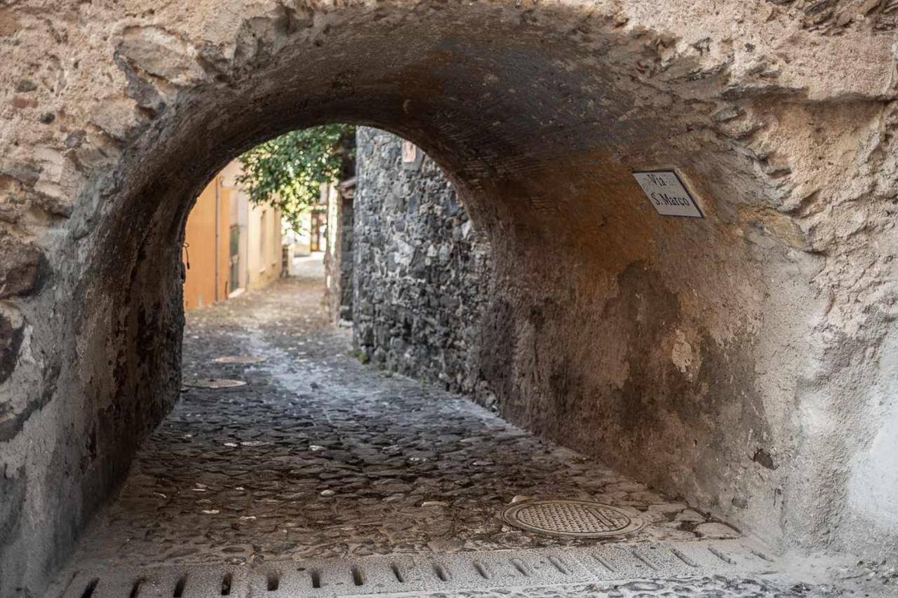 Domo Orise Alloggio In Pieno Centro Orosei Kültér fotó
